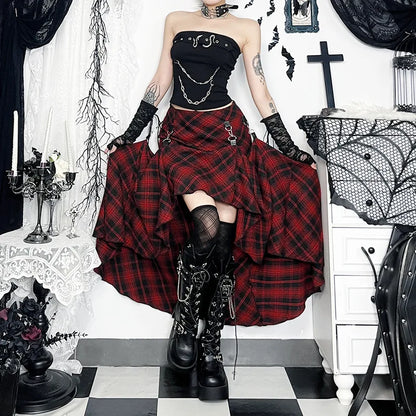 Falda Gótica de Cuadros Rojos Asimétrica estilo grunge-punk | Goth Dark