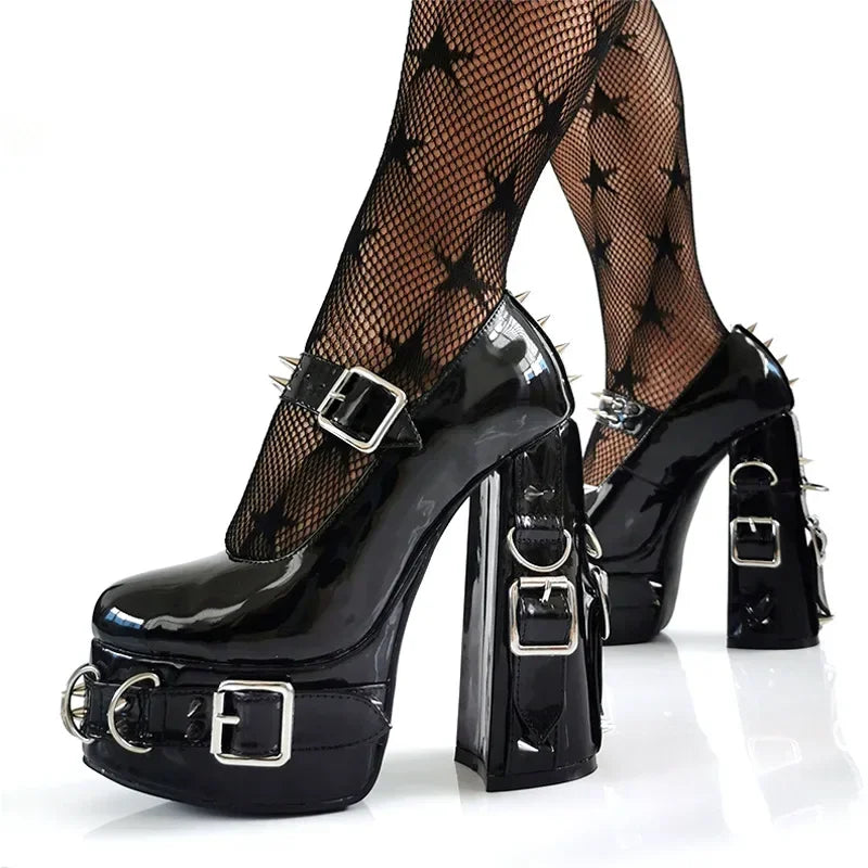 Zapatillas Góticas de Tacón Alto con Hebilla, Anillos y Remaches – Zapatos Sexy de Plataforma Estilo Cosplay