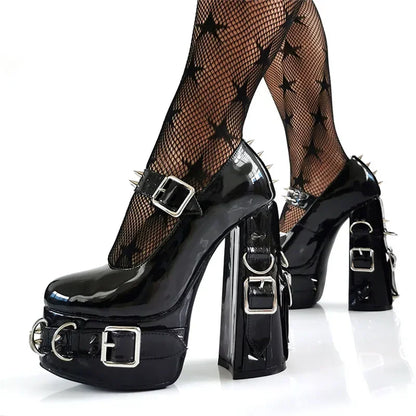 Zapatillas Góticas de Tacón Alto con Hebilla, Anillos y Remaches – Zapatos Sexy de Plataforma Estilo Cosplay