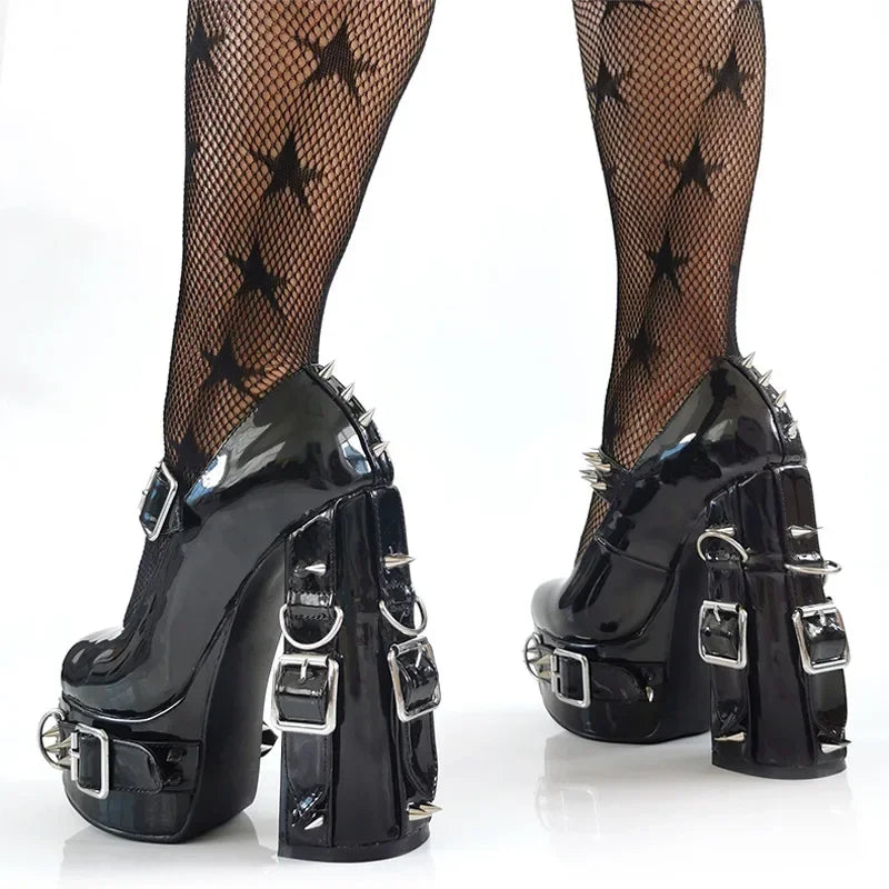 Zapatillas Góticas de Tacón Alto con Hebilla, Anillos y Remaches – Zapatos Sexy de Plataforma Estilo Cosplay